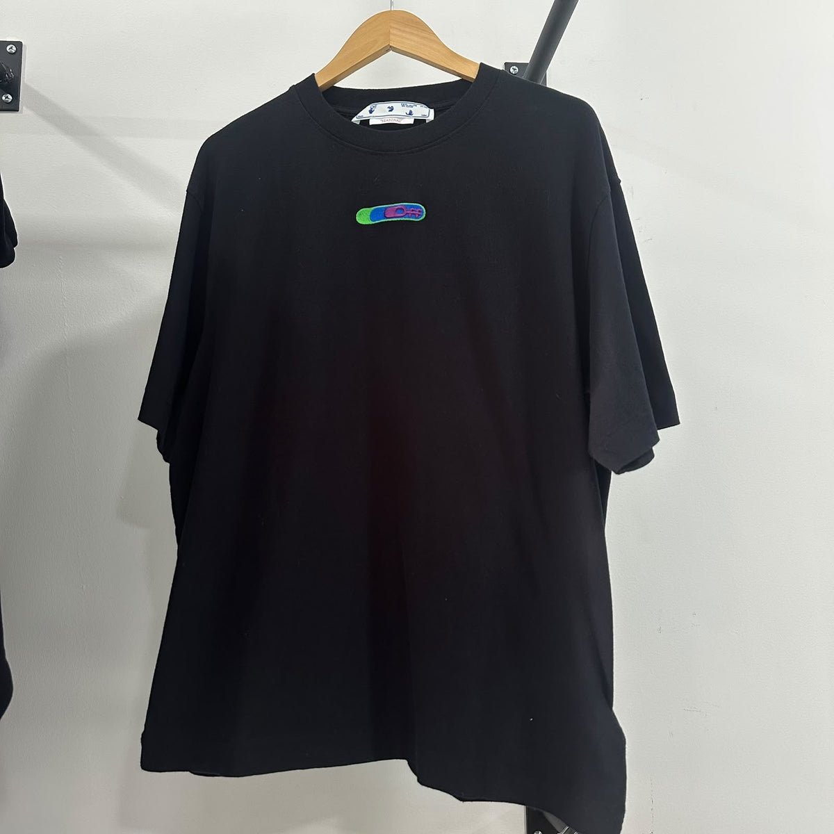 OFF-WHITE