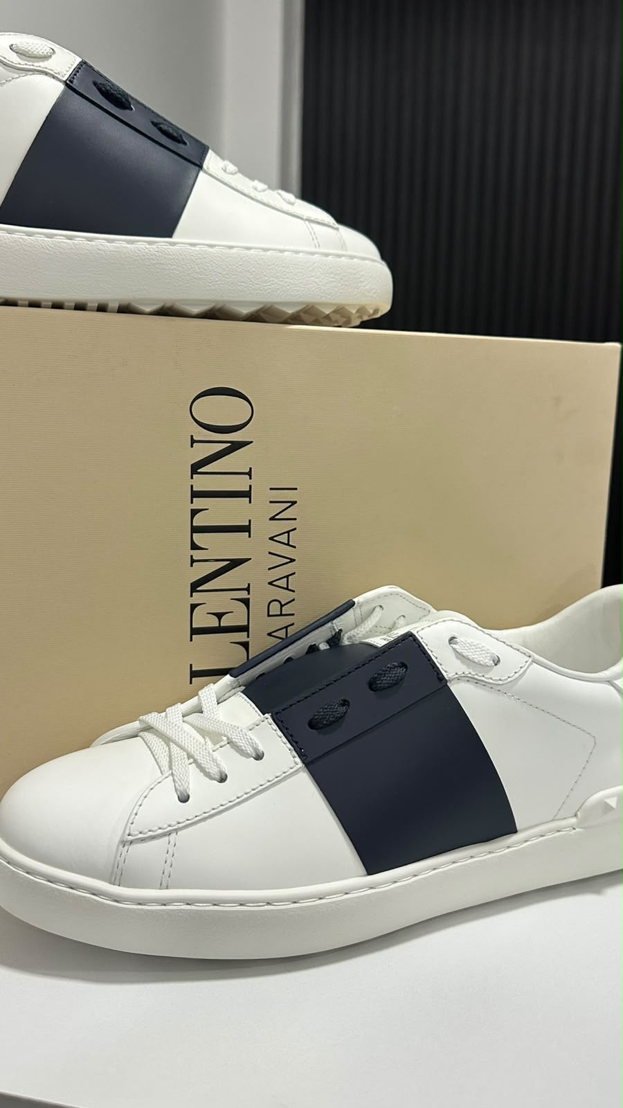 VALENTINO OPEN