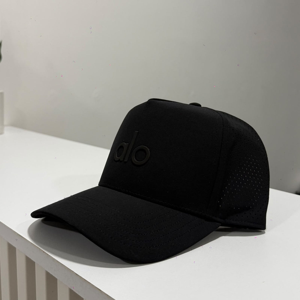 ALO CAPS